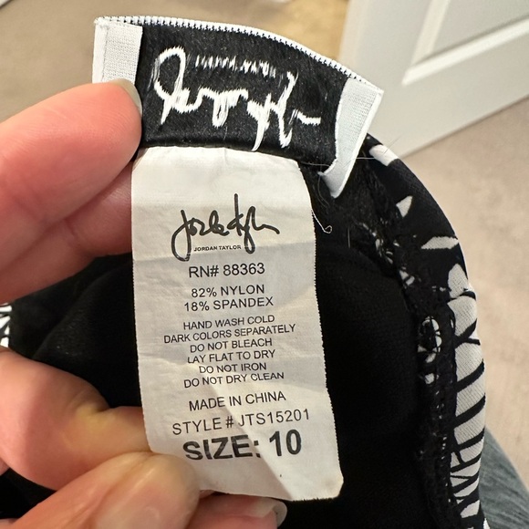 Women One Piece Swimsuit - Picture 4 of 4